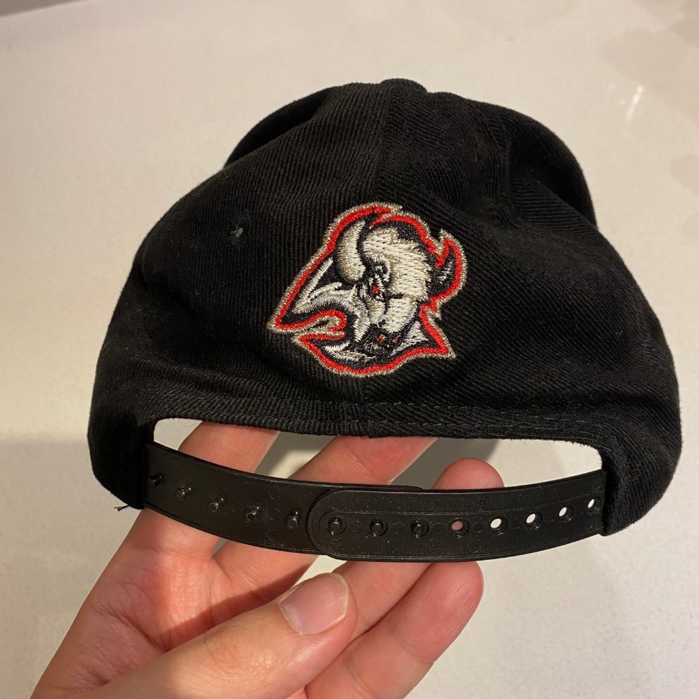 VINTAGE 90S BUFFALO SABRES NHL CCM NO.1 APPAREL SNAPBACK HAT - Picture 2 of 8